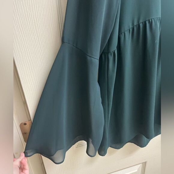 Ann Taylor Loft Hunter Green Flowy Bell Sleeve Blouse SZ S - Picture 4 of 5
